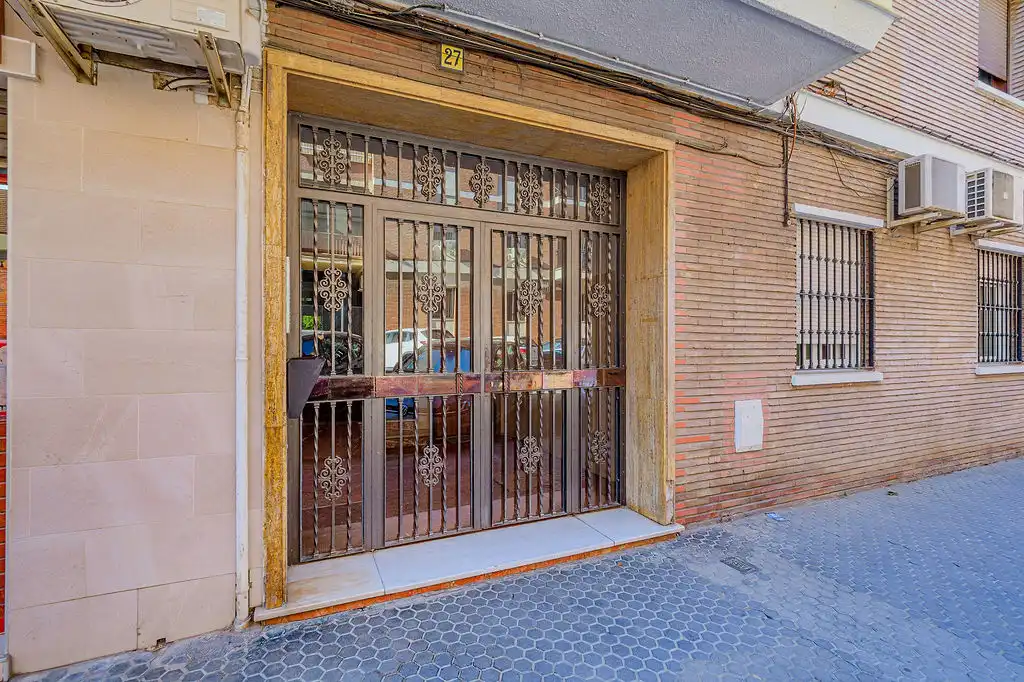 Vista exterior de Pis en venda en Sevilla