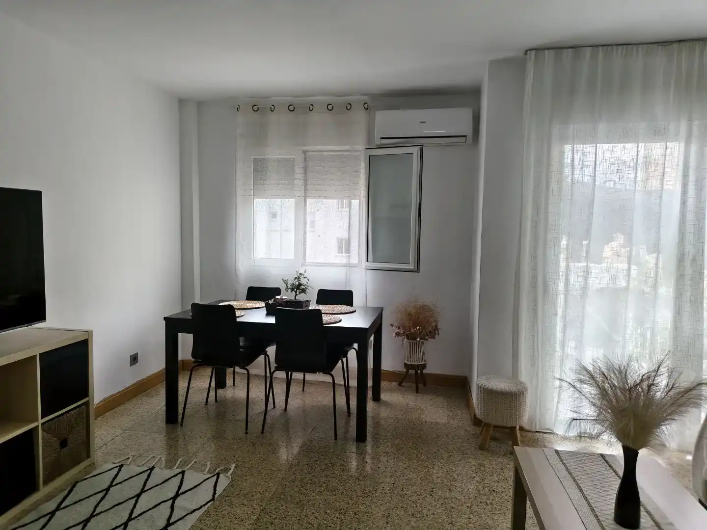 Dining room of Flat for rent in Mérida  with Air Conditioner, Washing machine and Microwave