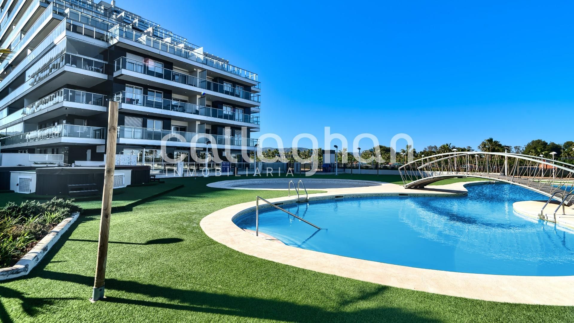 Piscina de Piso en venta en Oropesa del Mar / Orpesa con Aire acondicionado, Calefacción y Jardín privado