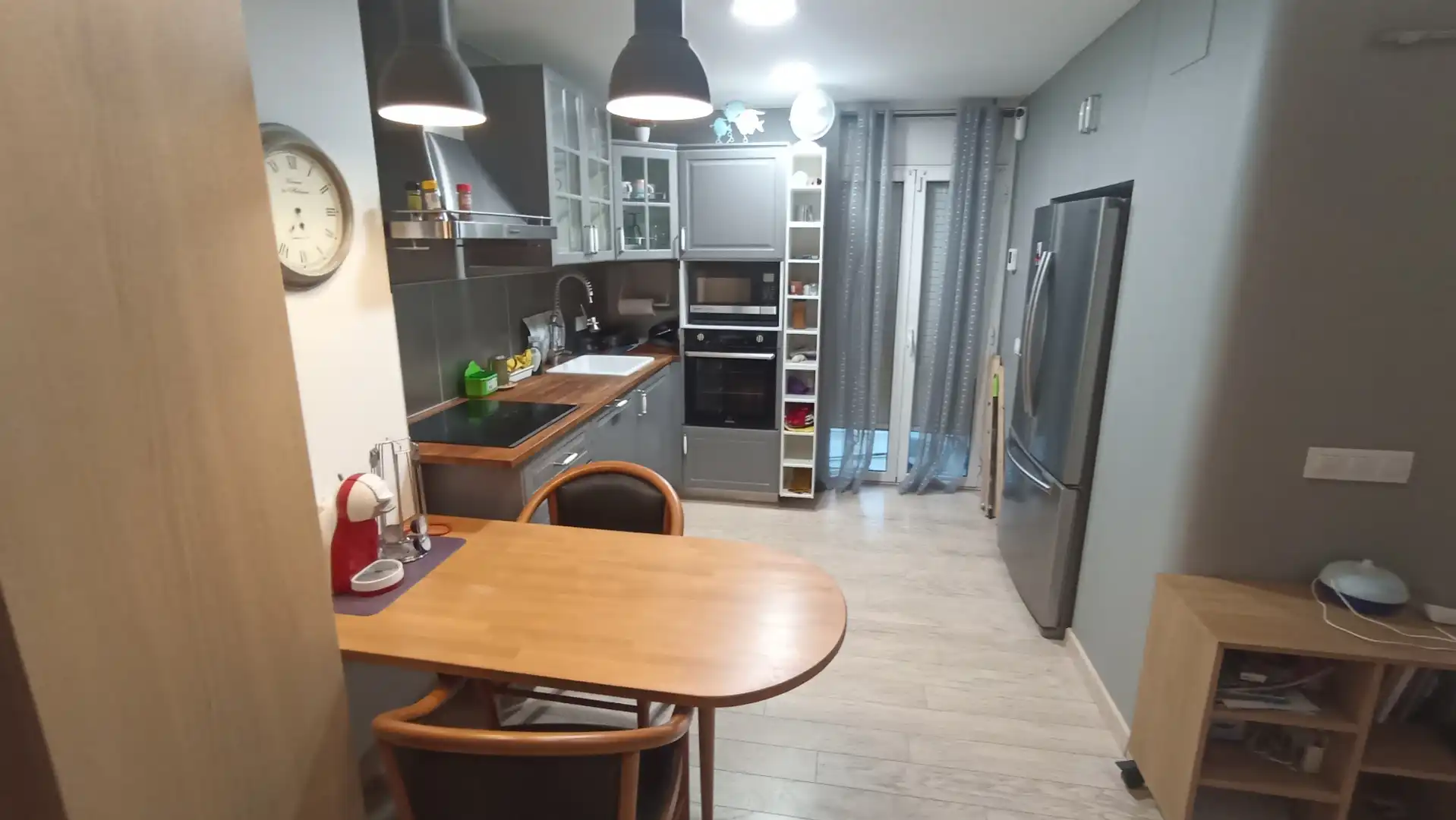Küche von Wohnung zum Verkauf in Empuriabrava mit Klimaanlage, Heizung und Möbliert