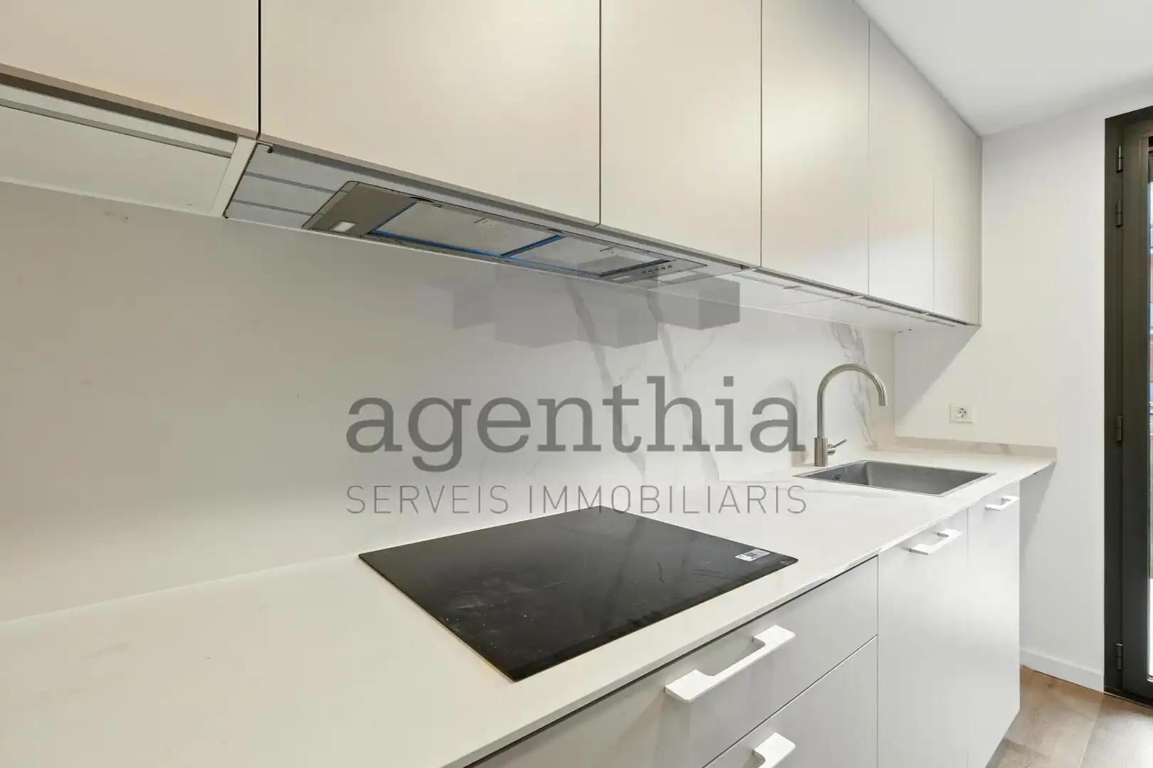 Piso en venta en Carrer Migdia, 124, Eixample Sud – Migdia