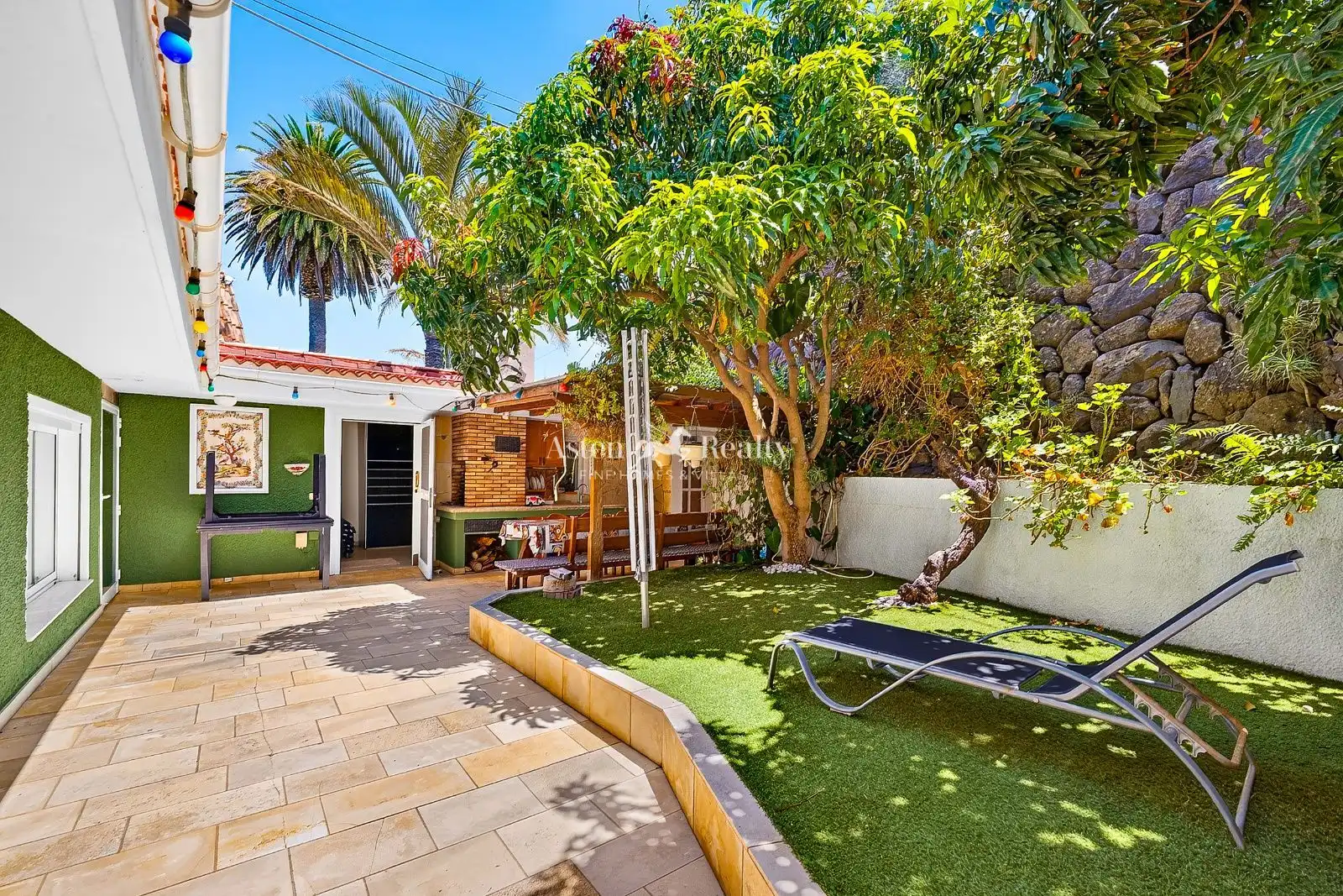 Vista exterior de Casa o chalet en venta en San Cristóbal de la Laguna con Terraza, Trastero y Piscina