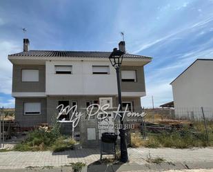 Vista exterior de Casa adosada en venda en Torrejón del Rey