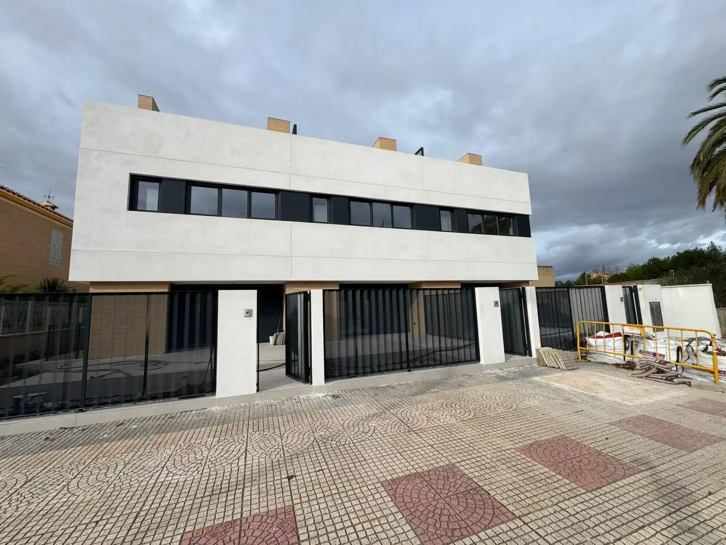 Casa amb terrassa en venda a Avenida Diputacion