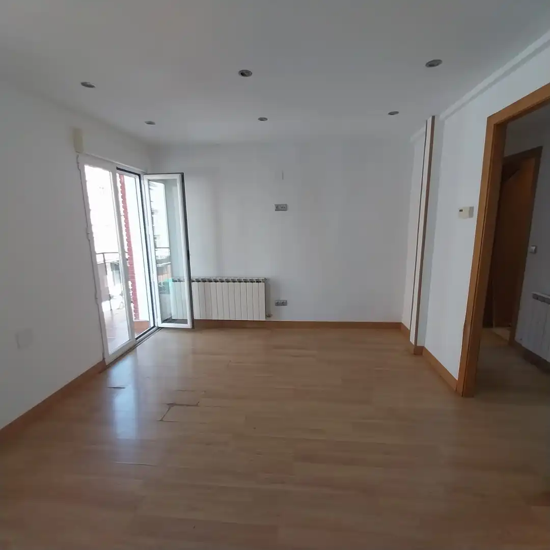 Living room of Flat for sale in Valladolid  with Heating, Parquet flooring and Terrace