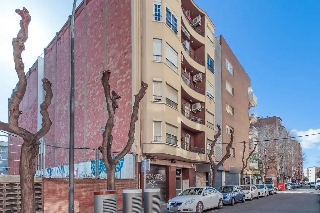 Piso con terraza en venta en Carrer de la Mare Molas