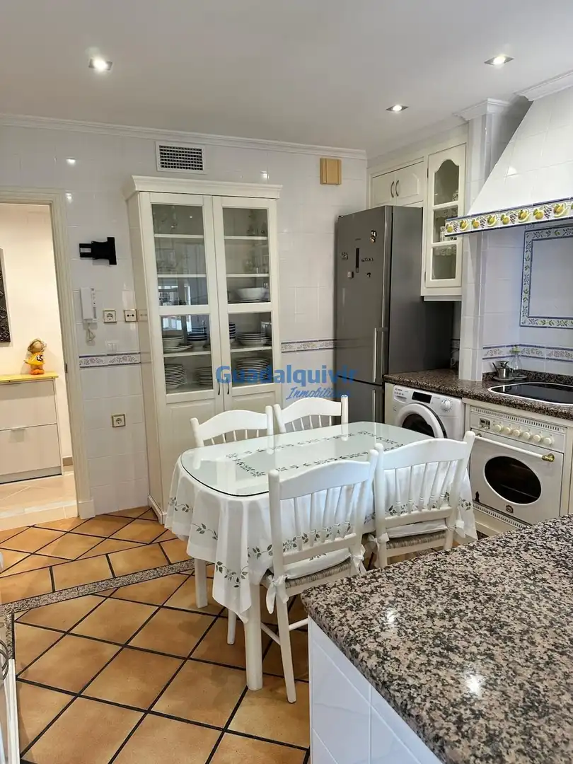 Küche von Wohnung zur Miete in Sevilla mit Klimaanlage, Heizung und Terrasse