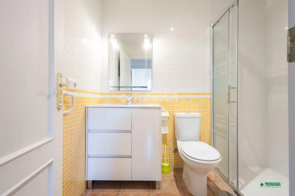 Baño de Piso en venta en Tabernas con Aire acondicionado, Amueblado y Piscina comunitaria