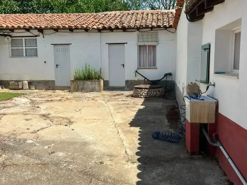 Vista exterior de Casa o xalet en venda en Villares de Órbigo