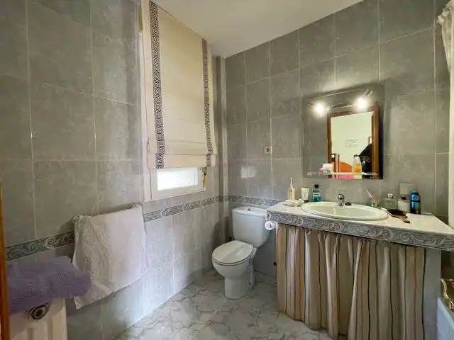 Bany de Casa o xalet en venda en Valdemorillo amb Calefacció, Jardí privat i Terrassa