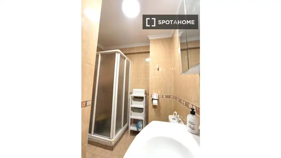 Baño de Piso para compartir en Carretera de Cádiz