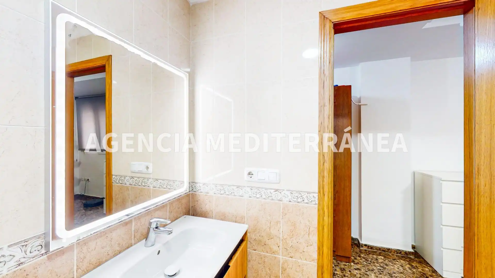 Baño de Piso en venta en Valencia con Aire acondicionado, Trastero y Balcón