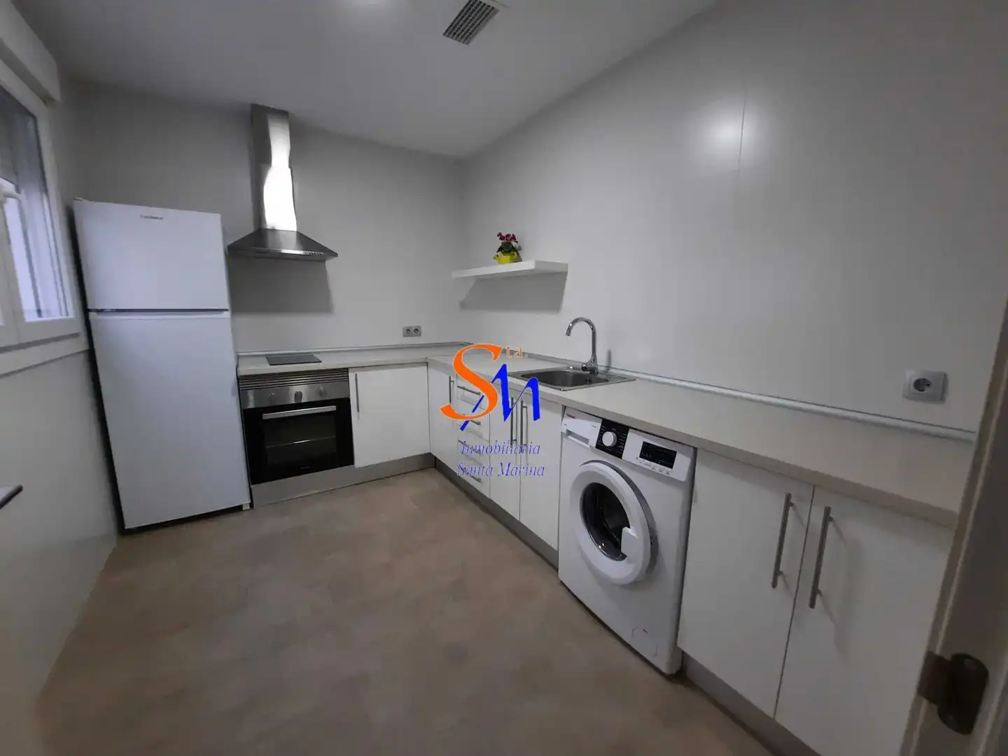 Cuina de Apartament de lloguer en Badajoz amb Aire condicionat, Calefacció i Moblat