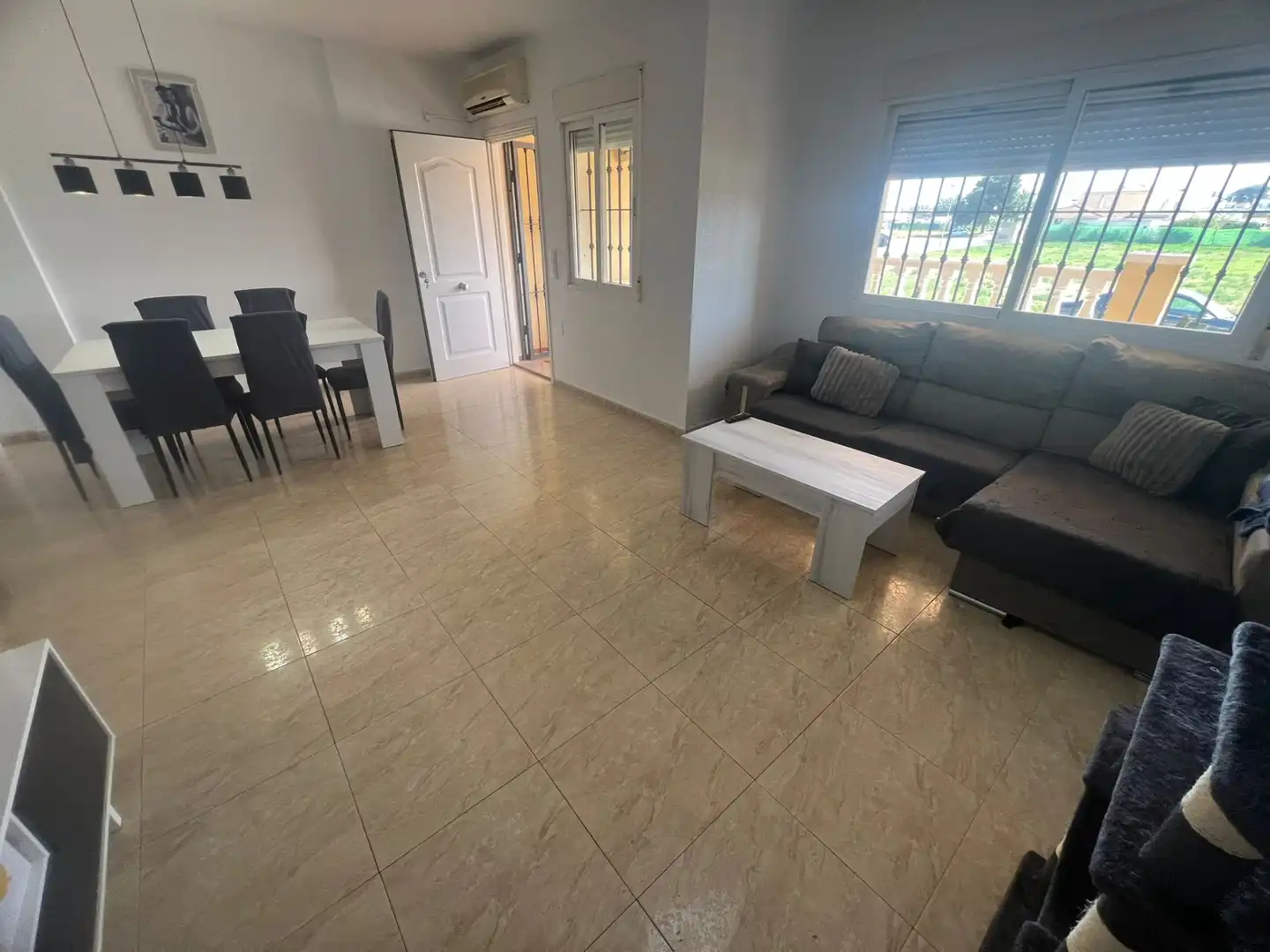 Sala de estar de Casa adosada en venta en San Pedro del Pinatar con Aire acondicionado, Terraza y Trastero