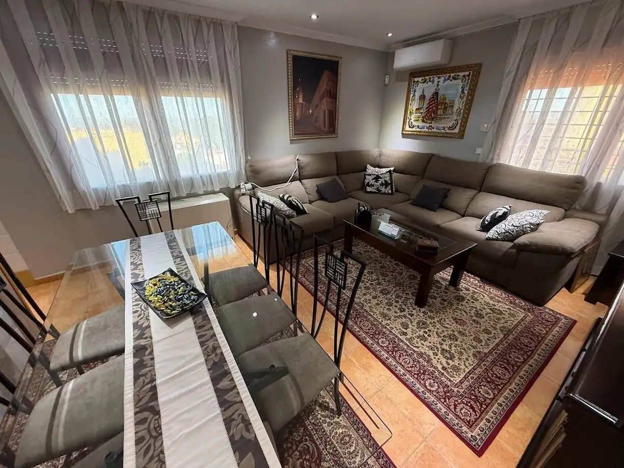 Sala d'estar de Casa o xalet en venda en Chiva amb Aire condicionat, Calefacció i Jardí privat