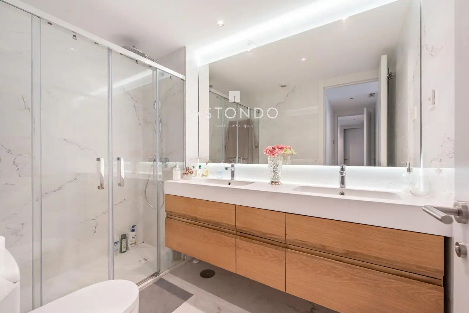 Badezimmer von Wohnung zur Miete in Madrid mit Klimaanlage, Heizung und Terrasse
