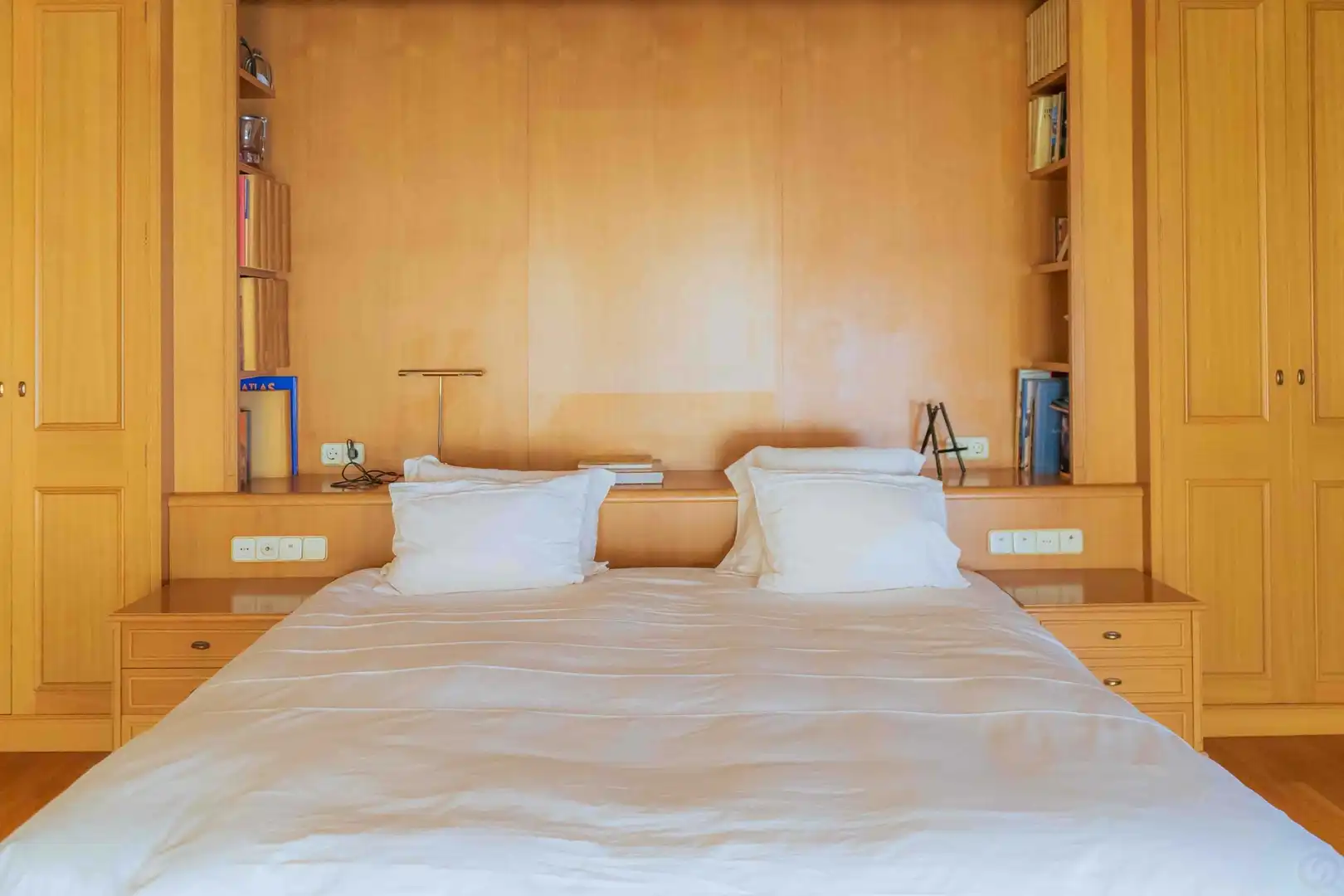 Bedroom of Houses for sale in Esplugues de Llobregat  with Terrace, Storage room and Swimming Pool