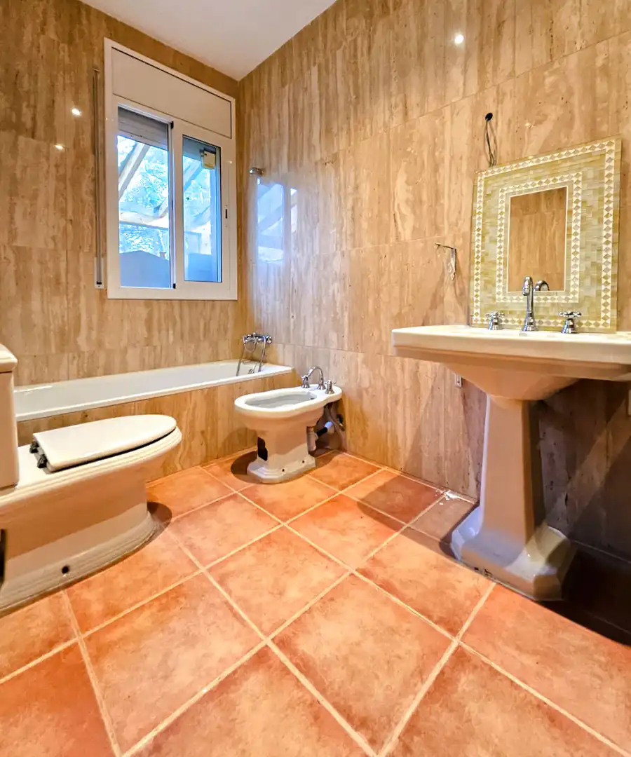 Bathroom of Houses for sale in Sant Cugat del Vallès