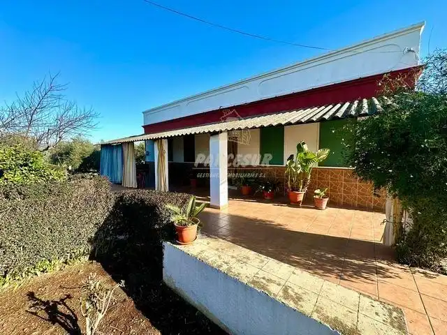Casa rústica amb jardí en venda a Periurbano Oeste - Sierra