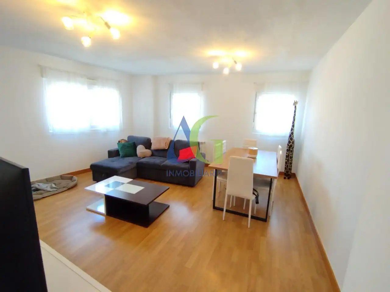 Sala de estar de Piso en venta en Villaquilambre con Calefacción, Parquet y Trastero