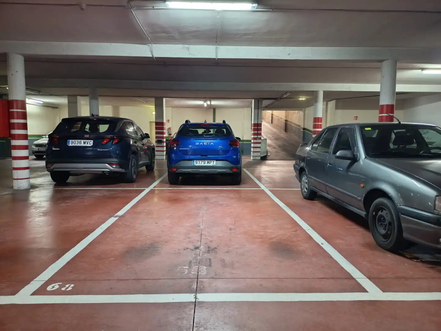 Parkplatz von Wohnung zur Miete in Gijón  mit Heizung, Abstellraum und Möbliert
