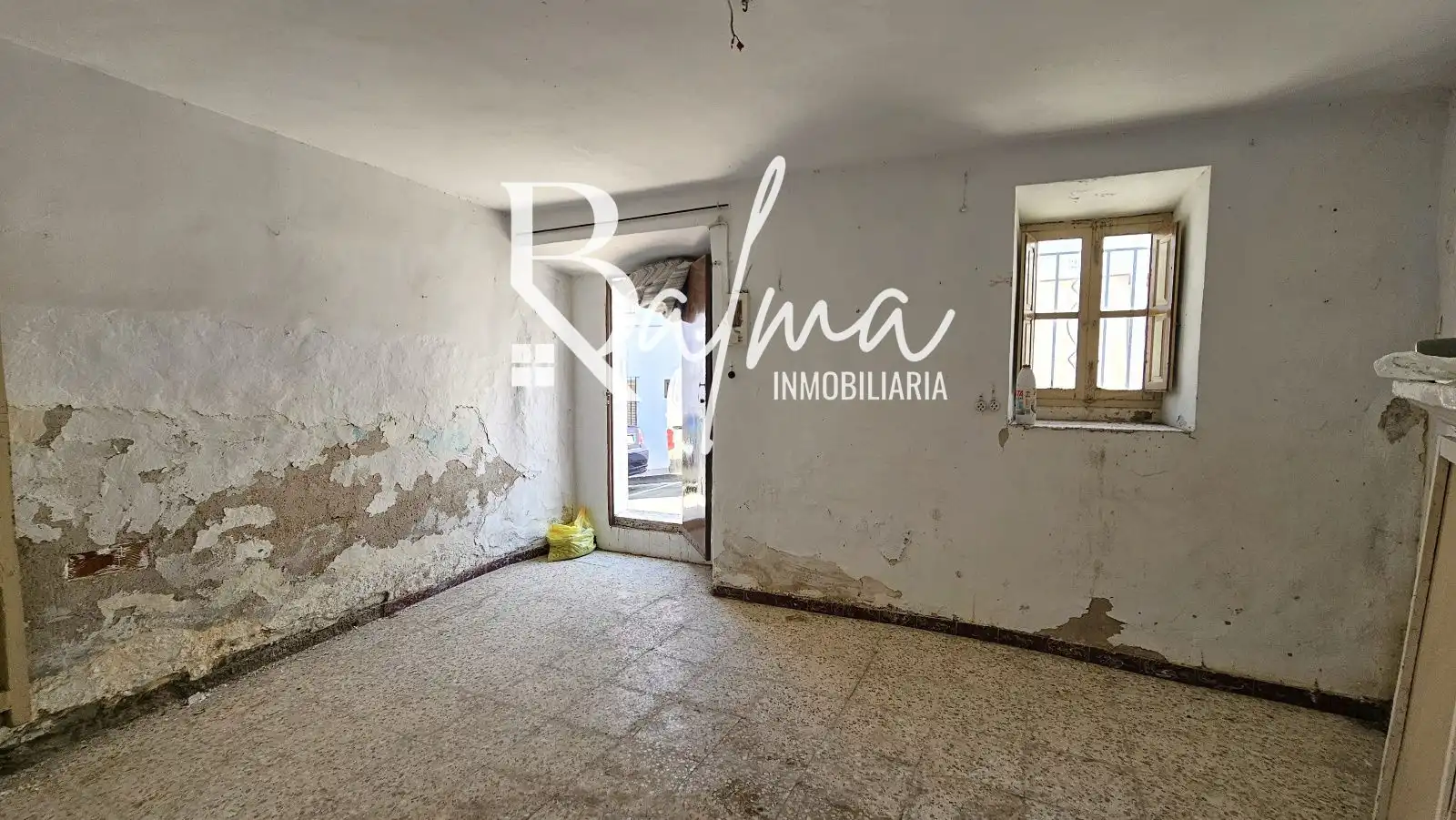 Habitación de Casa adosada en venta en Alfarnate