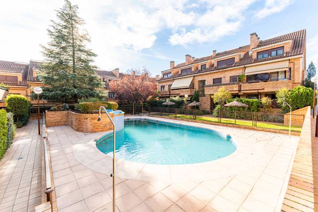 Piso en Venta en Calle Gorrión en Sevilla la Nueva