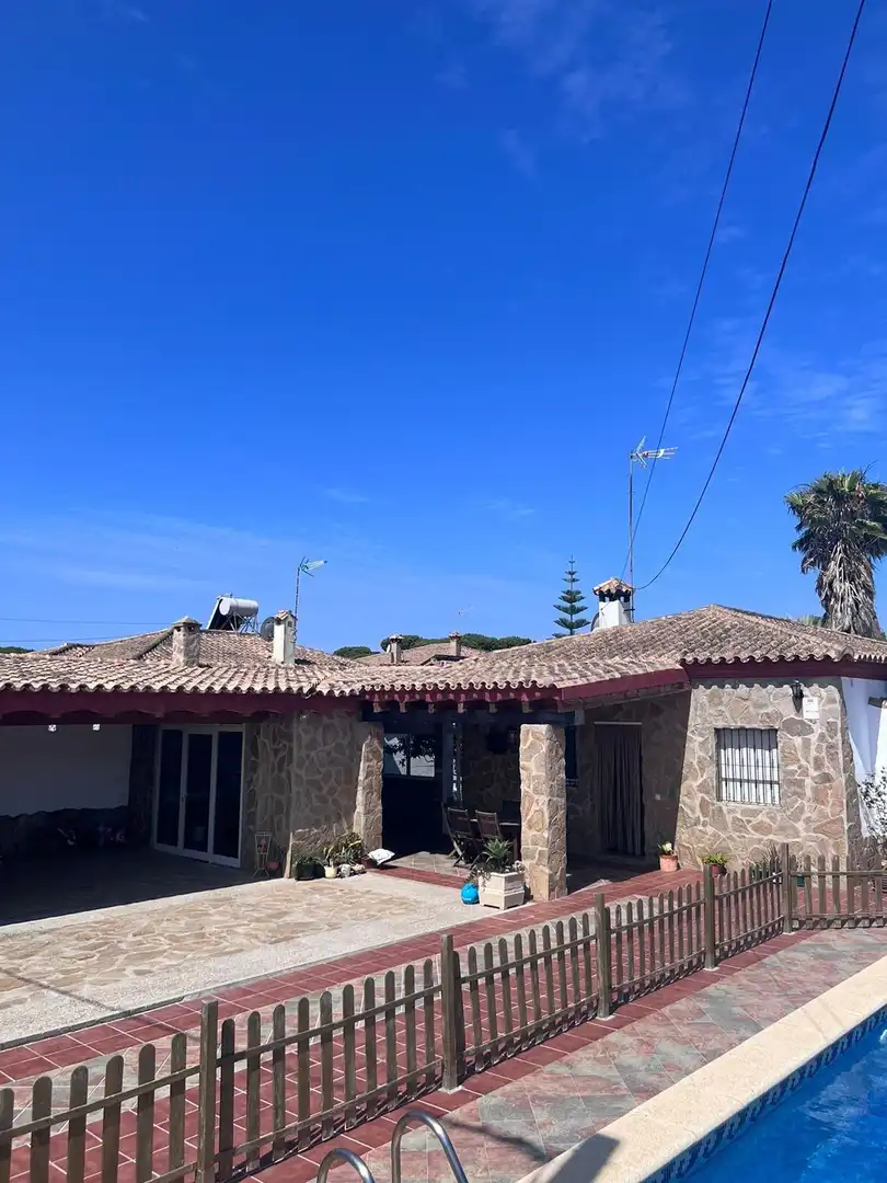 Detached house with pool to rent in Núcleo urbano, imagen 29