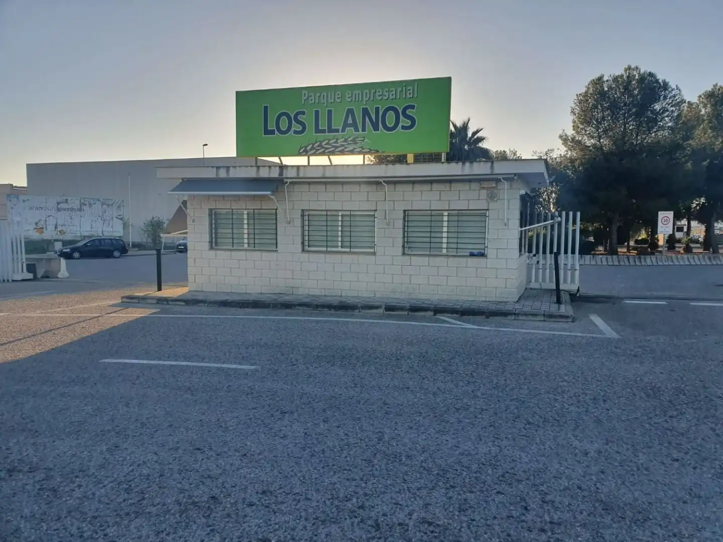 Vista exterior de Terreno industrial en venta en Salteras