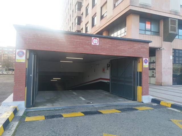 Garaje en Venta en aren Etorbidea, 30 en Mendebaldea - Ermitagaña