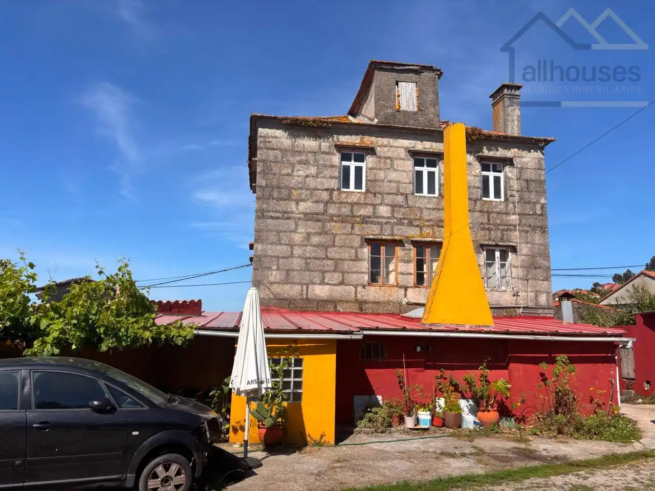 Vista exterior de Casa o xalet en venda en Vigo  amb Calefacció i Jardí privat