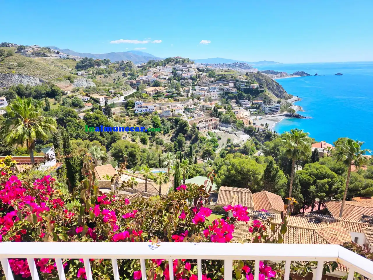 Vista exterior de Casa o chalet en venta en Almuñécar con Aire acondicionado, Calefacción y Terraza
