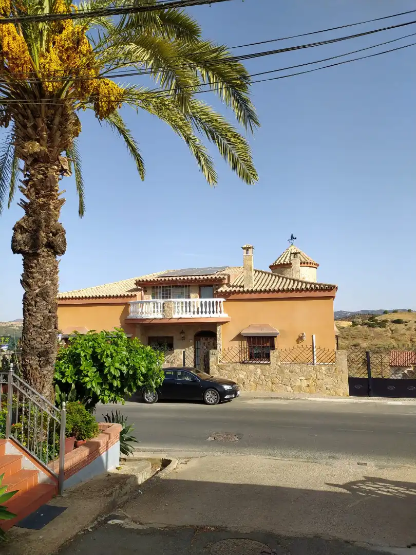 Vista exterior de Casa o xalet en venda en Villanueva del Río y Minas amb Aire condicionat, Jardí privat i Terrassa