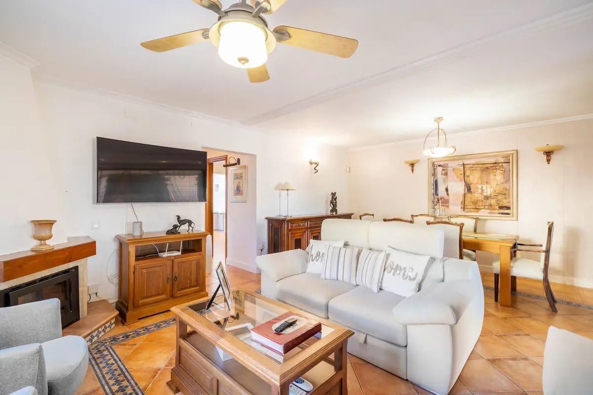 Sala d'estar de Casa o xalet de lloguer en Torrevieja amb Aire condicionat, Calefacció i Jardí privat