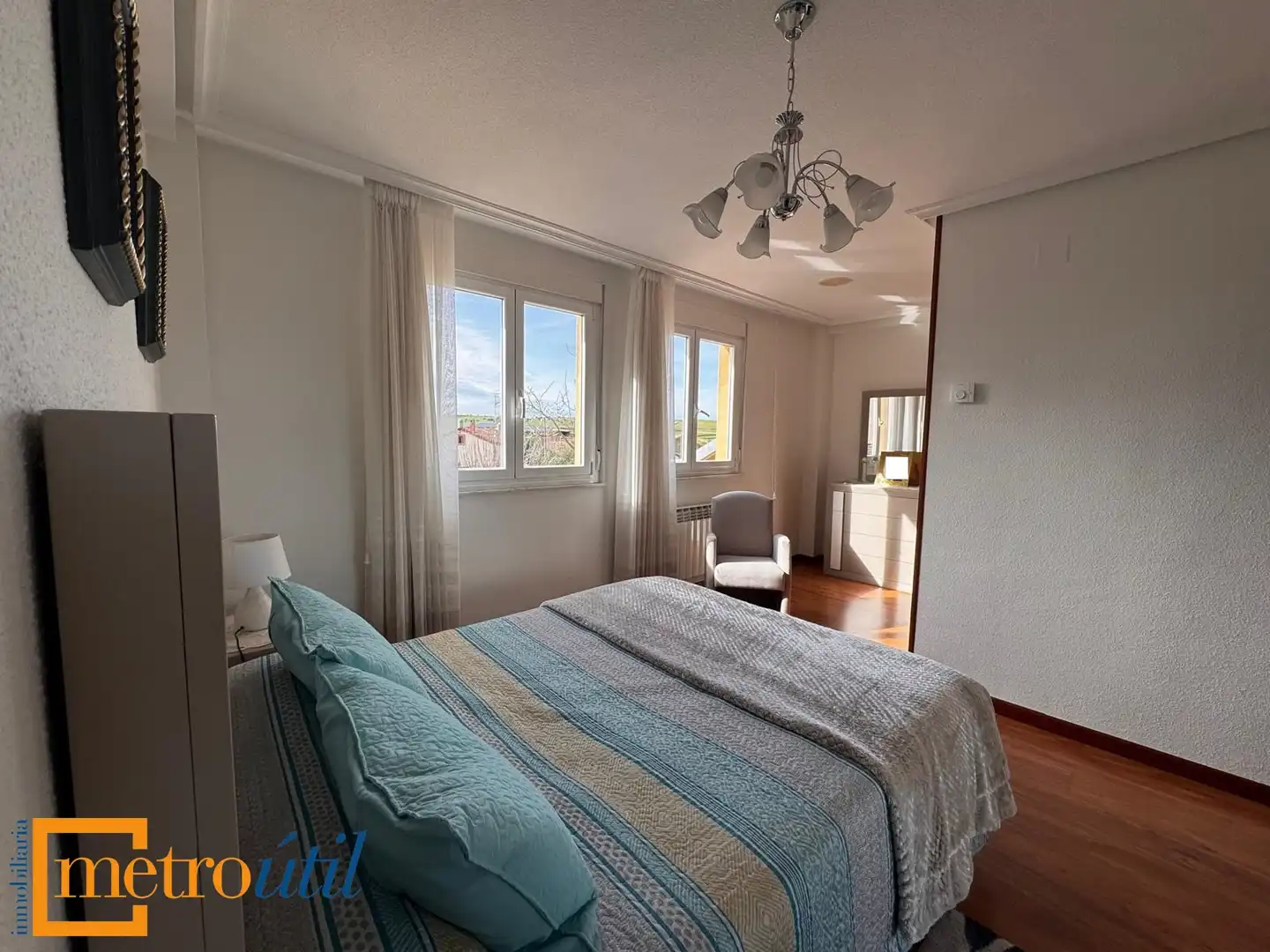 Dormitori de Casa o xalet en venda en Mozárbez amb Calefacció, Jardí privat i Parquet