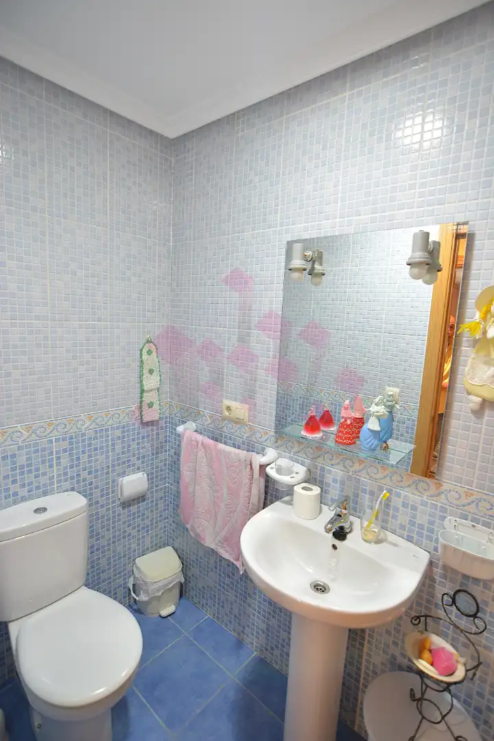 Bathroom of Flat for sale in Carrión de Calatrava  with Air Conditioner, Heating and Furnished