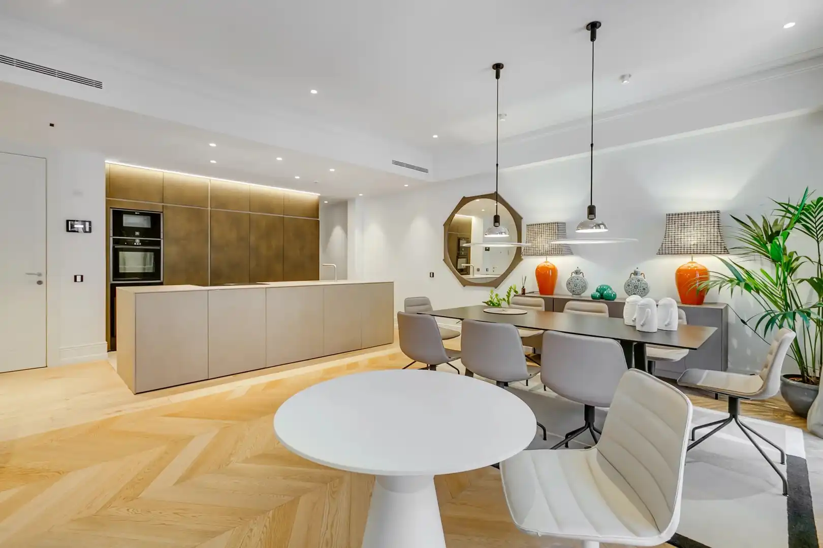 Dining room of Flat for rent in Madrid  with Air Conditioner, Heating and Storage room