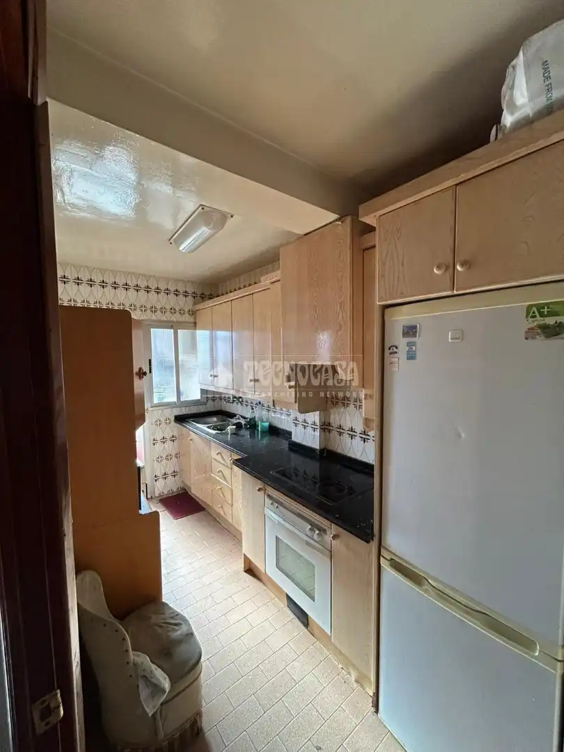 Cocina de Piso en venta en Granada con Balcón