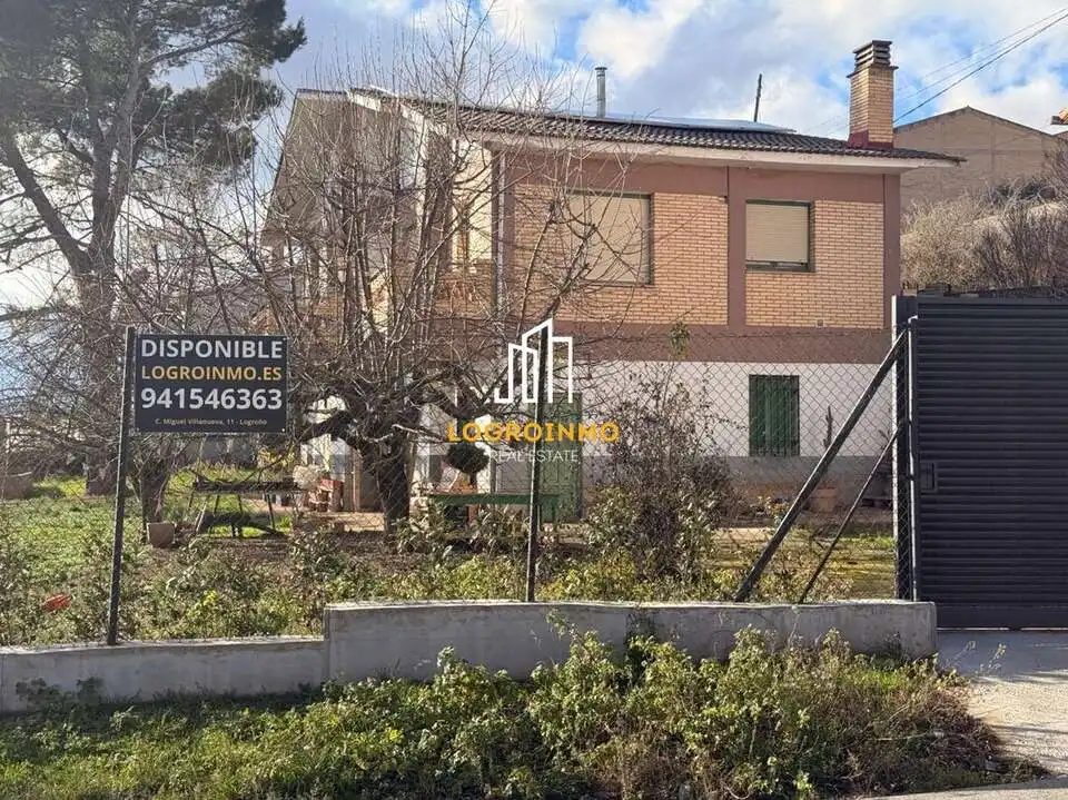 Houses for sale in Tricio  with Heating, Private garden and Parquet flooring