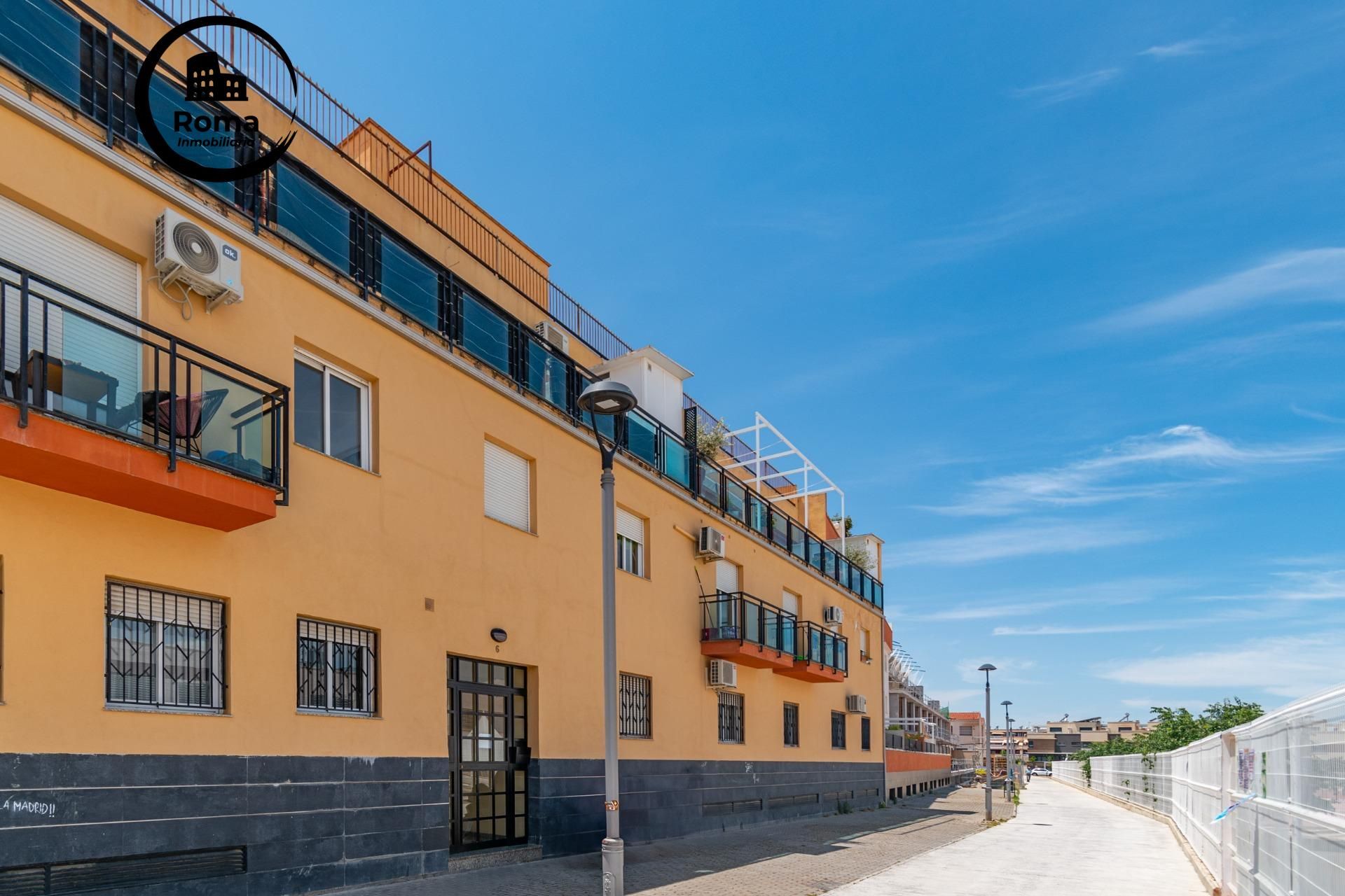 Exterior view of Duplex for sale in Churriana de la Vega  with Heating, Terrace and Storage room