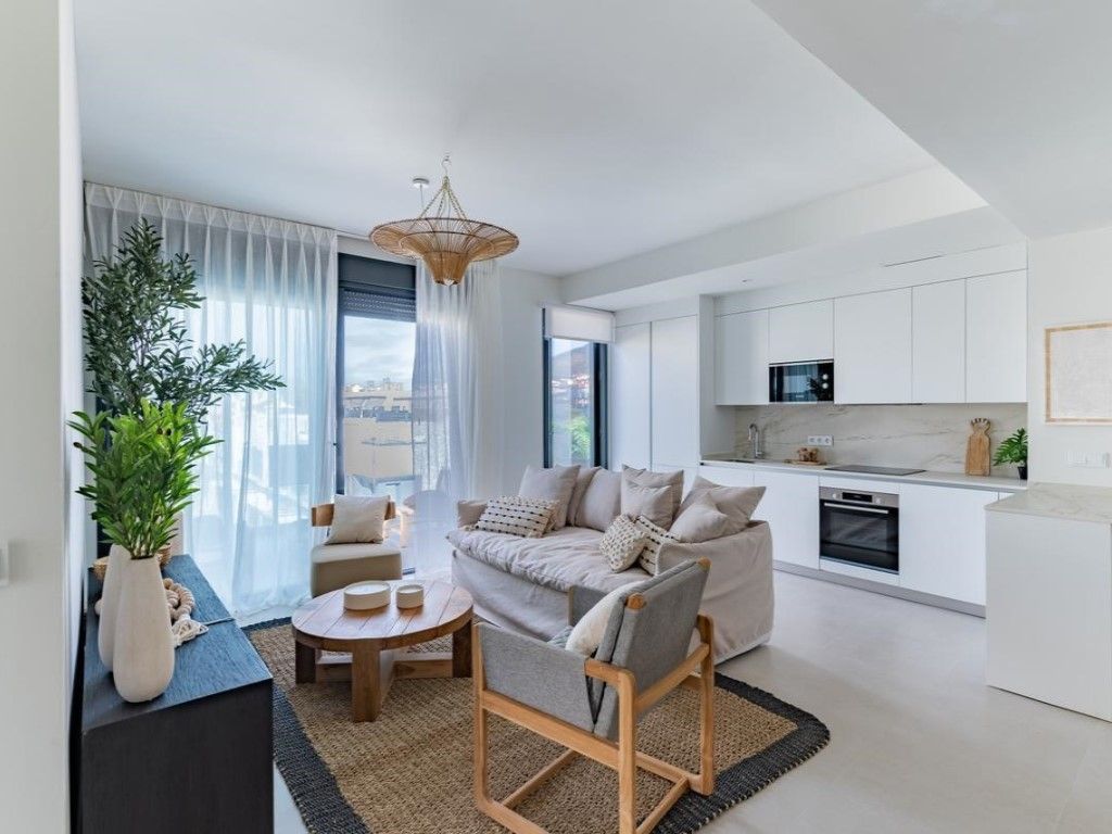 Sala d'estar de Àtic en venda en Torremolinos amb Aire condicionat, Calefacció i Jardí privat
