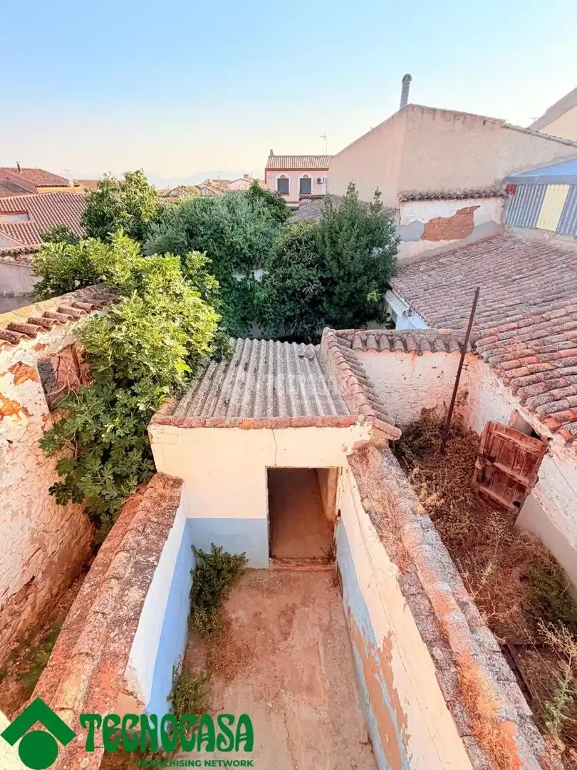 Vista exterior de Casa o xalet en venda en Los Yébenes amb Terrassa