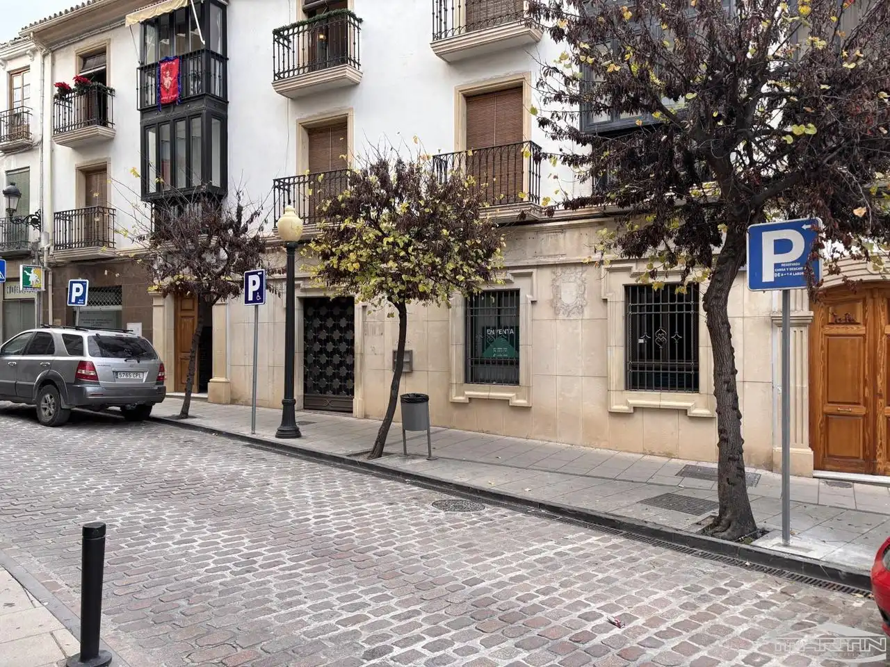 Local comercial en venda a Plaza Amador de los Ríos 4