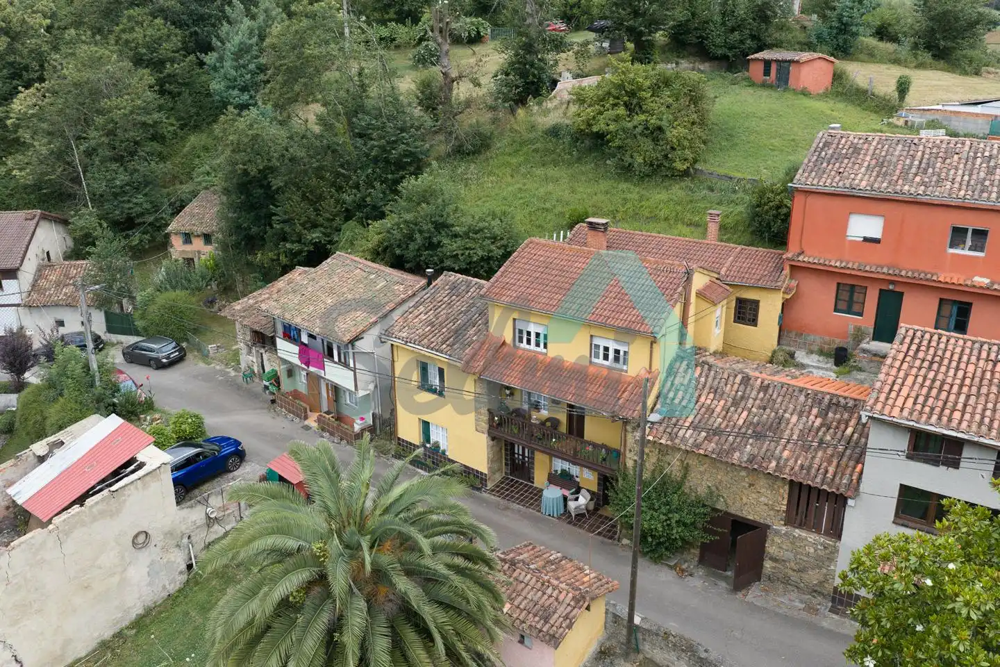 Vista exterior de Casa adosada en venda en Langreo amb Calefacció, Jardí privat i Parquet