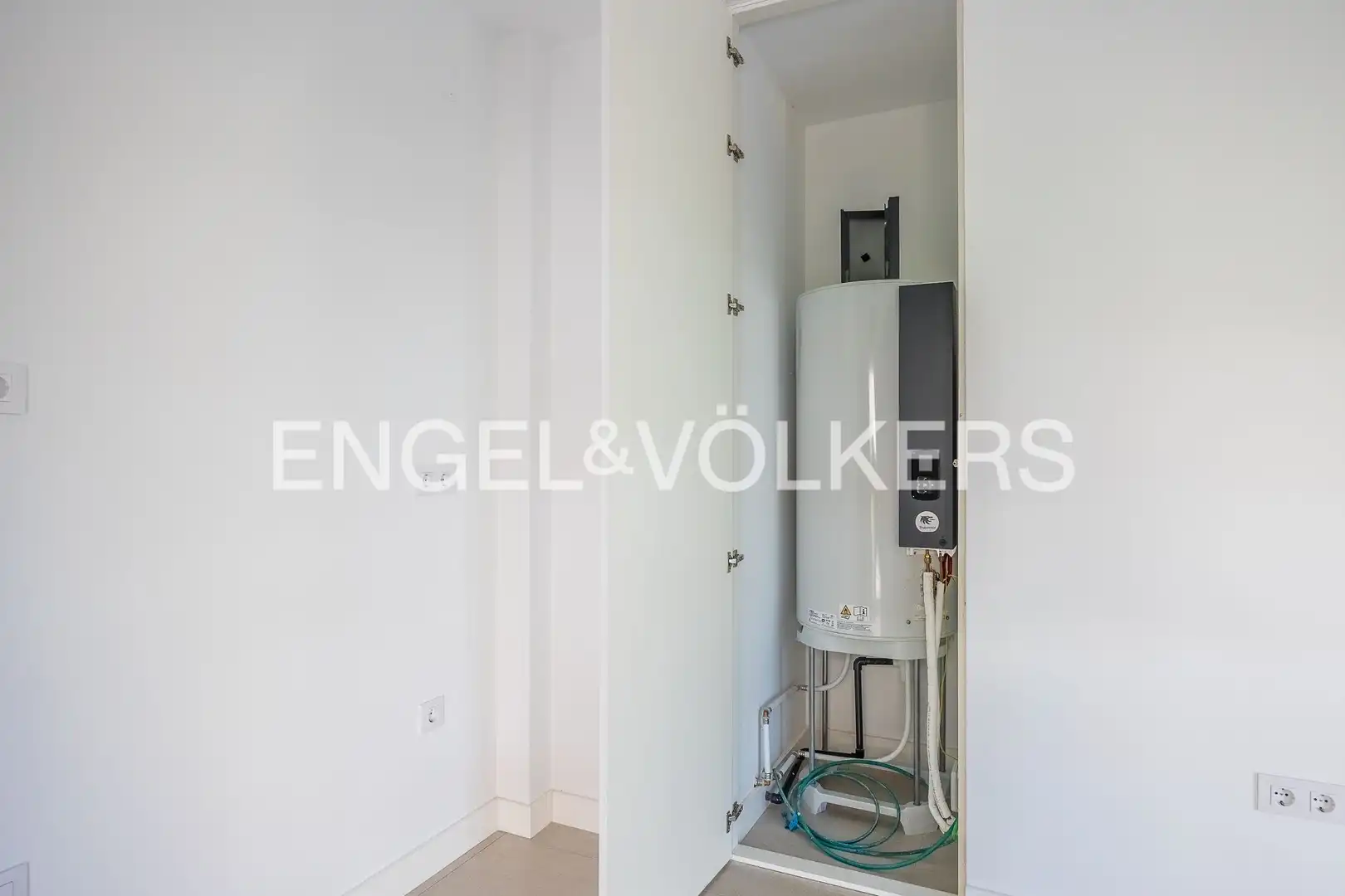 Piso en venta en Sevilla con Aire acondicionado, Calefacción y Piscina