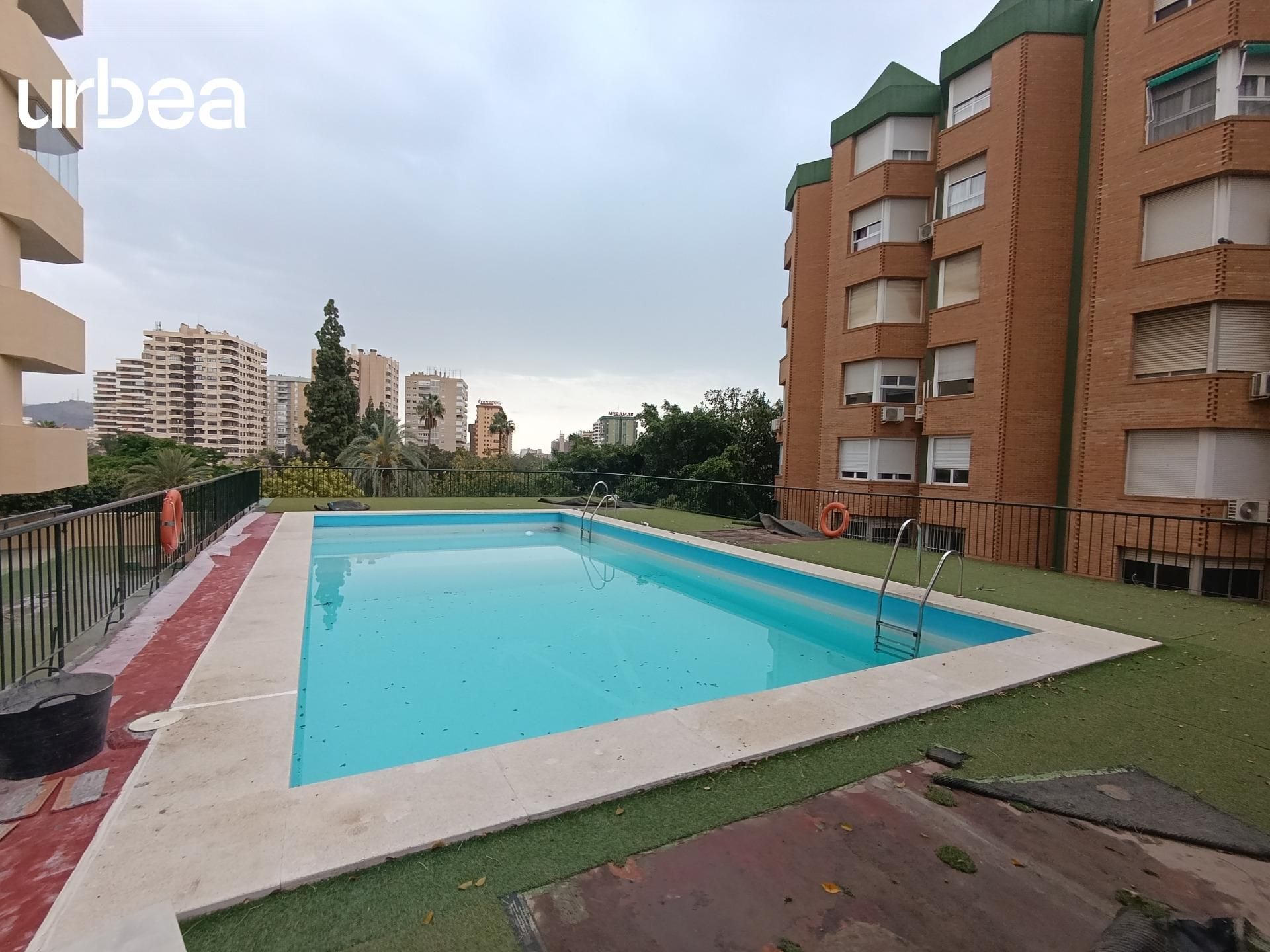 Piscina de Pis en venda en Málaga Capital amb Aire condicionat, Calefacció i Parquet