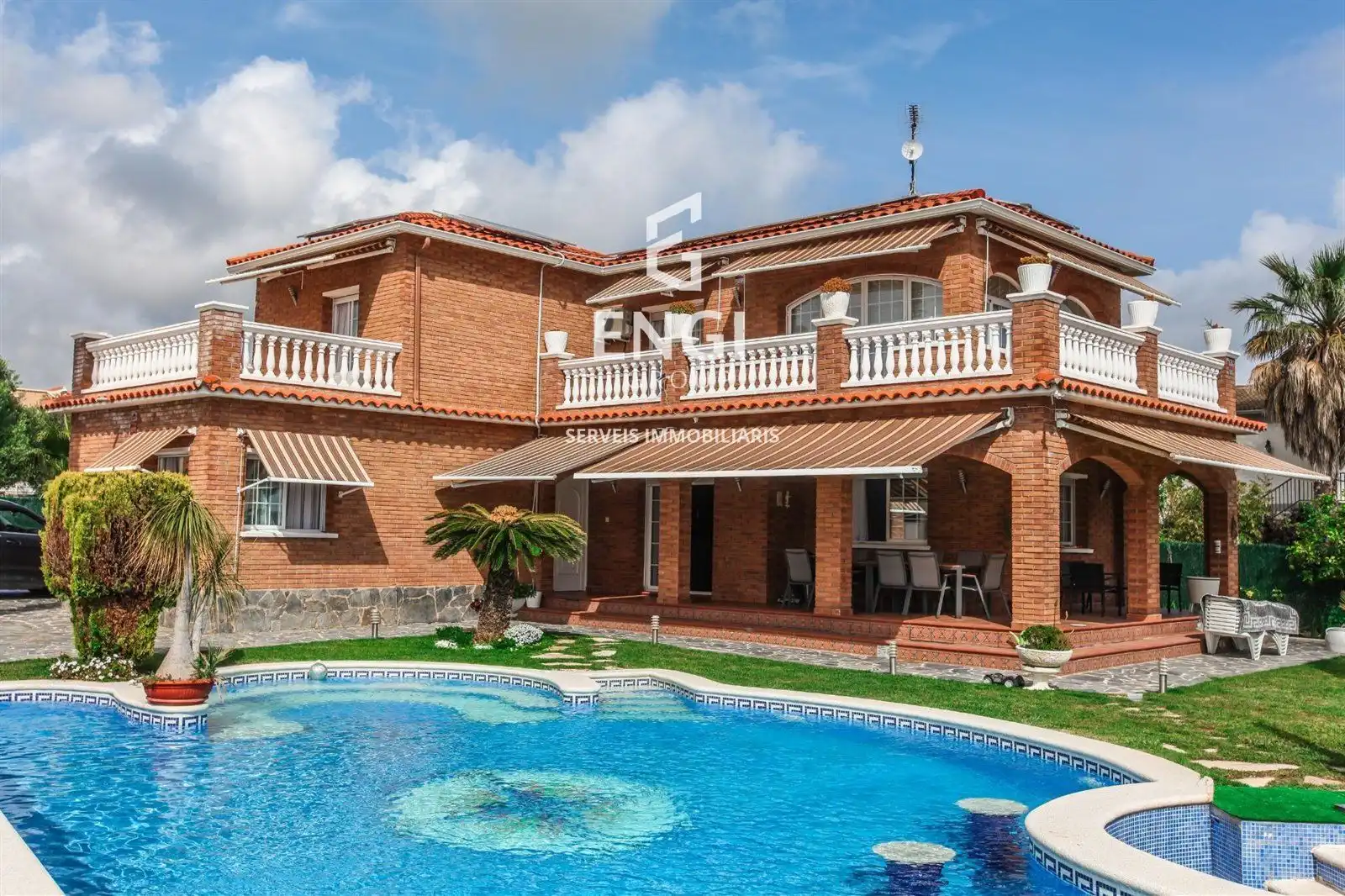 Villa con piscina in vendita a ACUARI
