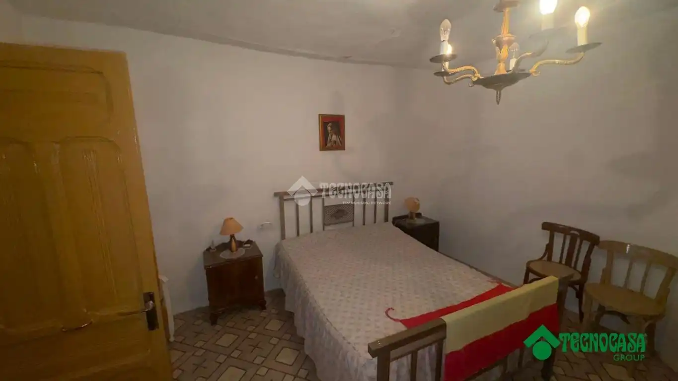 Casa adosada en venda a C. Constantino Alhambra, Villarejo de Fuentes