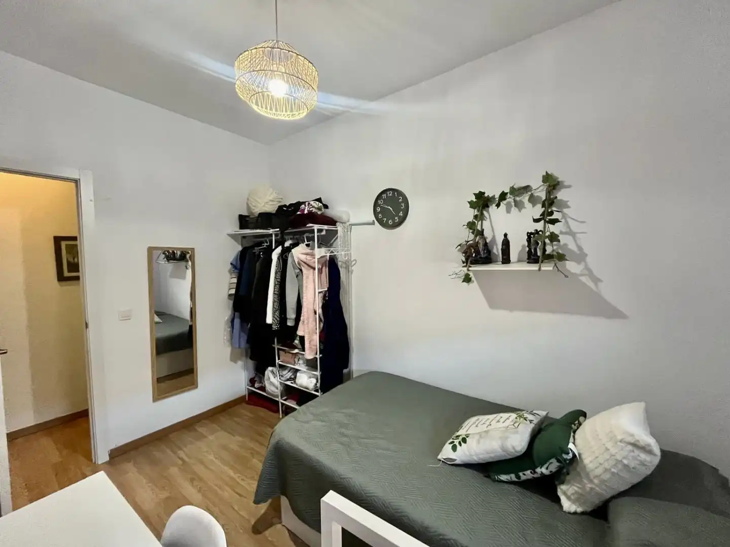 Bedroom of Flat for sale in Sevilla  with Air Conditioner, Parquet flooring and Balcony
