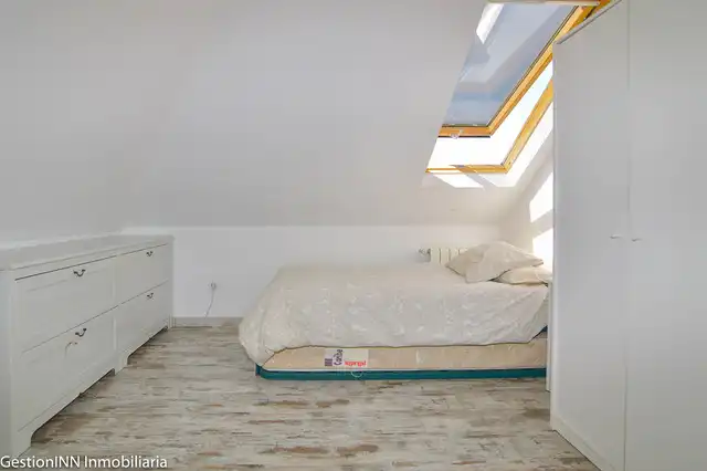 Schlafzimmer von Einfamilien-Reihenhaus zur untervermieten in Villanueva de la Cañada mit Heizung, Privatgarten und Parkett